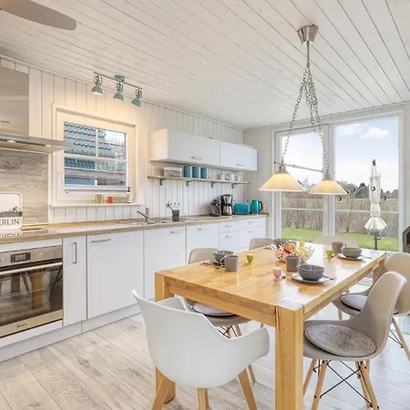 2 Bedroom Beautiful In Zerpenschleuse