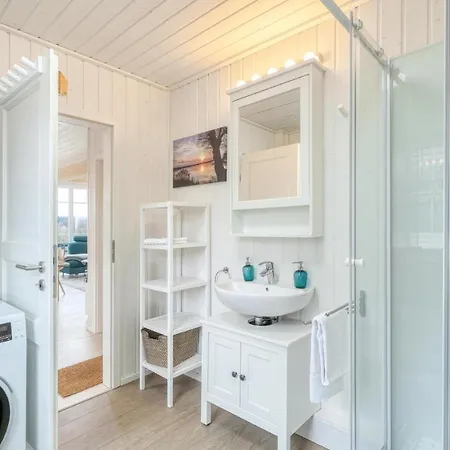 2 Bedroom Beautiful In Zerpenschleuse